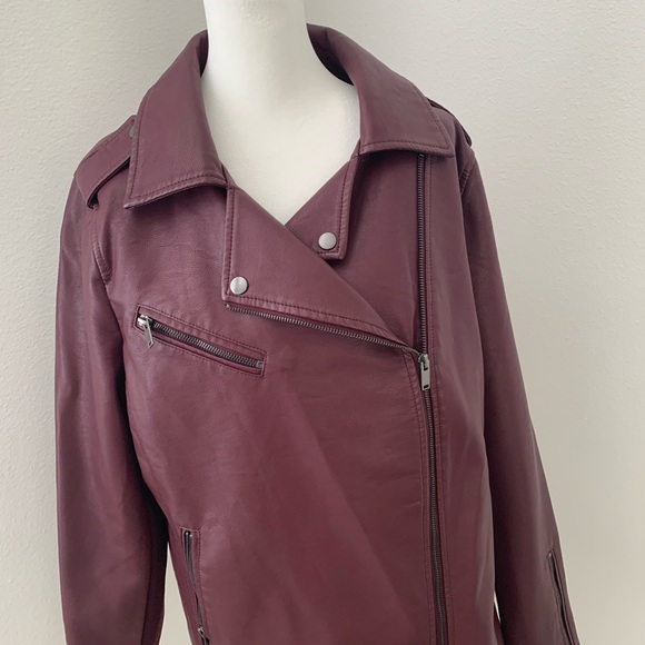 PLUS SIZE LANE BRYANT FAUX LEATHER BURGANDY MOTO JACKET. GREAT COLOR FOR FALL! - Picture 5 of 11